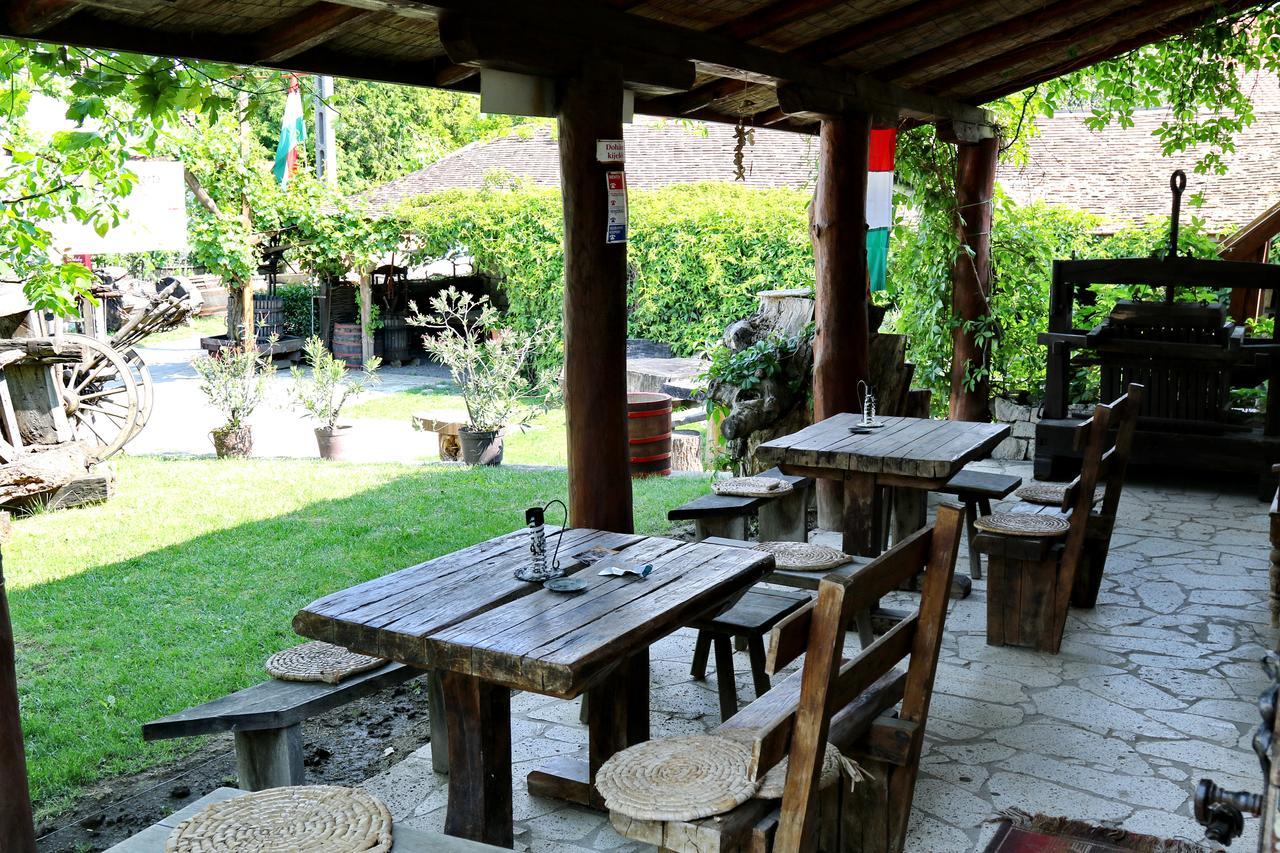 Pataky Borporta Bed & Breakfast Tarcal Bagian luar foto